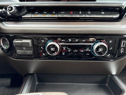 New 2026 GMC Sierra 1500 SLT image 23