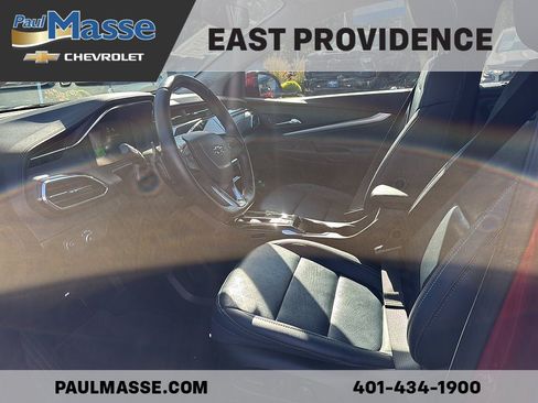 Certified 2023 Chevrolet Bolt EUV LT w/ Convenience Package FWD image 8