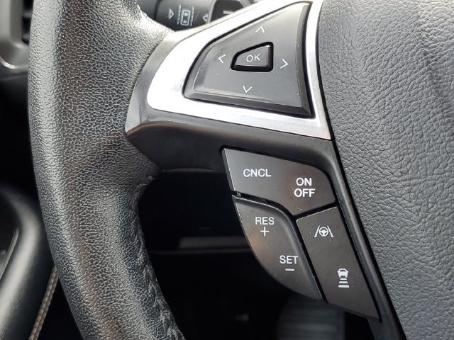 Used 2019 Ford Edge Titanium w/ Cold Weather Package AWD/4WD image 13