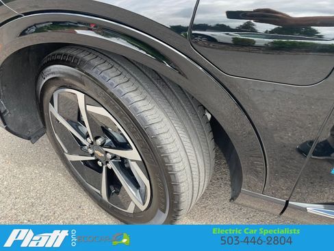 Used 2024 Chevrolet Equinox EV LT FWD image 21