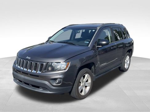 Used 2015 Jeep Compass Sport w/ Power Value Group FWD image 3