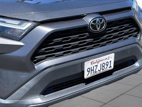 Used 2023 Toyota RAV4 XLE Premium FWD image 29