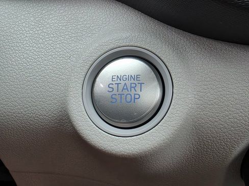 New 2025 Hyundai Venue SEL image 35