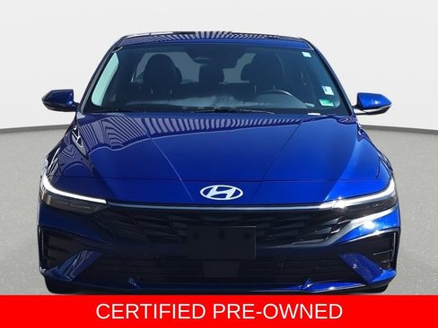 Certified 2025 Hyundai Elantra Limited FWD image 2