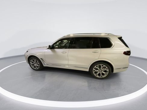New 2026 BMW X7 xDrive40i image 5