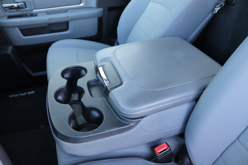 Used 2020 RAM 1500 Classic SLT AWD/4WD image 27