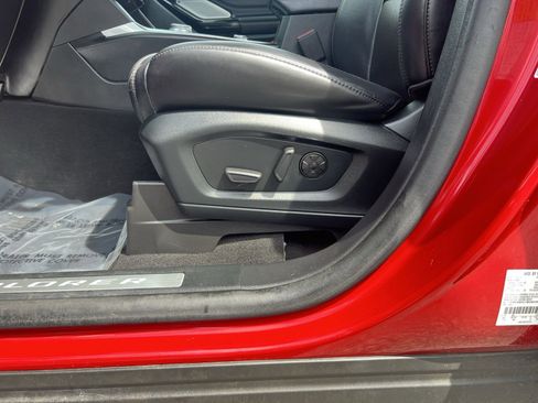 Used 2021 Ford Explorer Platinum w/ Equipment Group 601A image 22