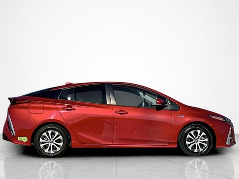 Certified 2022 Toyota Prius Prime Limited FWD image 6