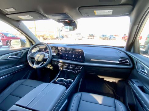 New 2026 Chevrolet Traverse LT w/ LPO, Floor Liner Package image 34