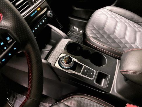 Used 2024 Ford Escape ST-Line Elite w/ Premium Technology Package AWD/4WD image 17