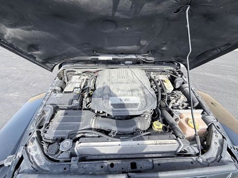 Used 2017 Jeep Wrangler Unlimited Sahara w/ Max Tow Package image 17