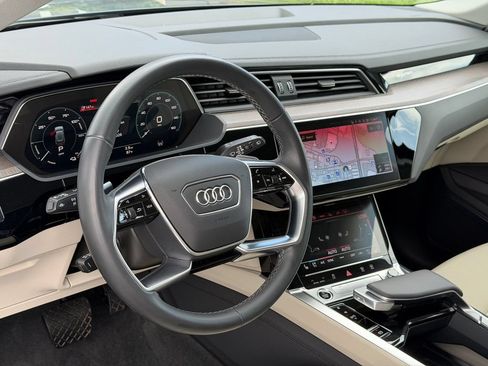 Certified 2024 Audi Q8 e-tron Premium Plus w/ Premium Plus Package AWD/4WD image 25