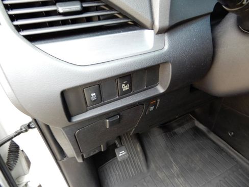 Used 2017 Toyota Sienna SE Premium FWD image 19