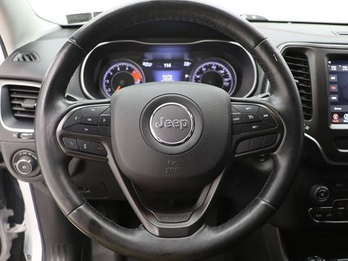 Used 2019 Jeep Cherokee Trailhawk w/ Cold Weather Group image 16