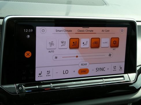 New 2025 Volkswagen Atlas Peak Edition SE image 42