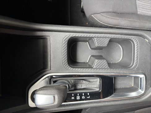 Used 2025 Nissan Sentra SV image 41