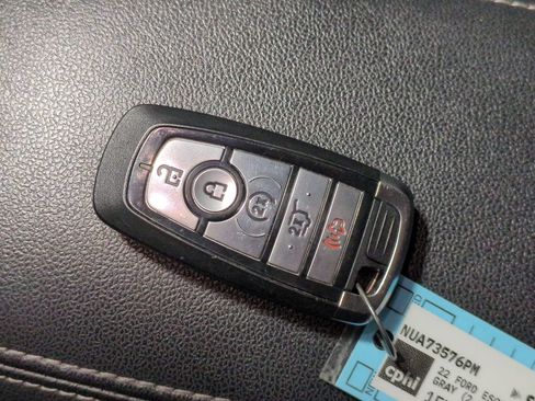 Used 2022 Ford Escape SEL image 38