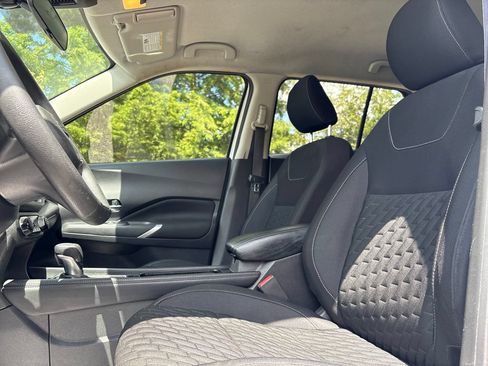 Used 2021 Nissan Kicks SV FWD image 4