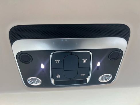 Used 2021 Bentley Flying Spur W12 image 27