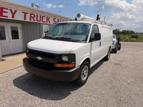 Used 2014 Chevrolet Express 1500 RWD image 3