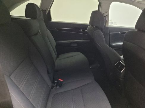 Used 2017 Kia Sorento AWD w/ LX Convenience Package image 19