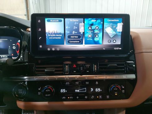 New 2026 Nissan Pathfinder Platinum AWD/4WD image 21