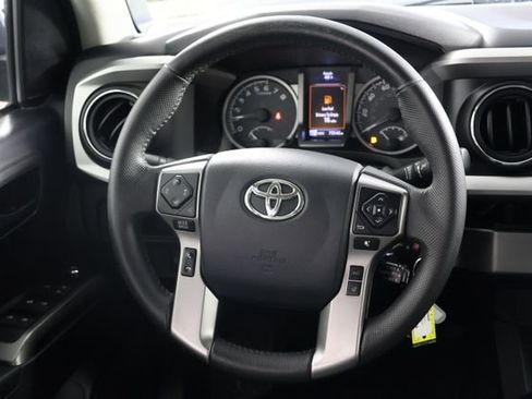 Used 2018 Toyota Tacoma SR5 image 10