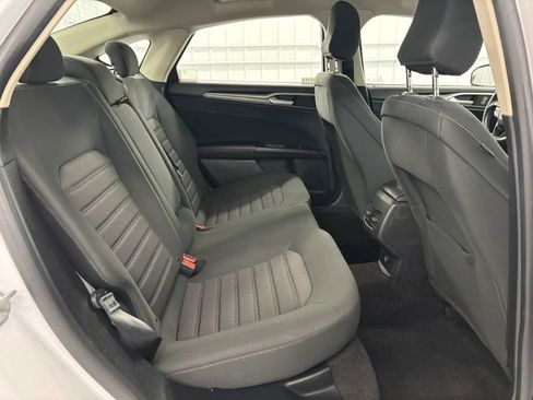 Used 2020 Ford Fusion SE FWD image 35