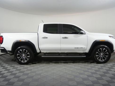 Used 2024 GMC Canyon Denali AWD/4WD image 2