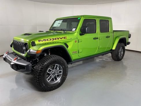 New 2025 Jeep Gladiator Mojave w/ Technology Group AWD/4WD image 4