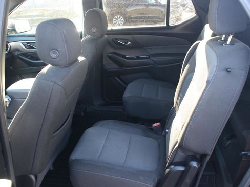 Used 2023 Chevrolet Traverse LT image 33