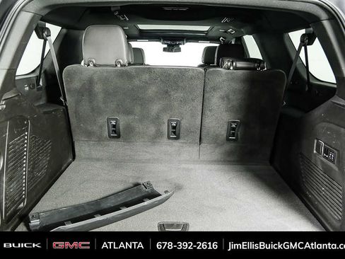 Used 2023 GMC Yukon XL SLT w/ SLT Premium Package image 32