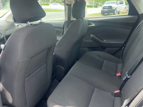 Used 2016 Ford Focus SE FWD image 14