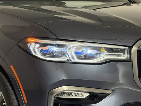 Used 2022 BMW X7 M50i AWD/4WD image 11