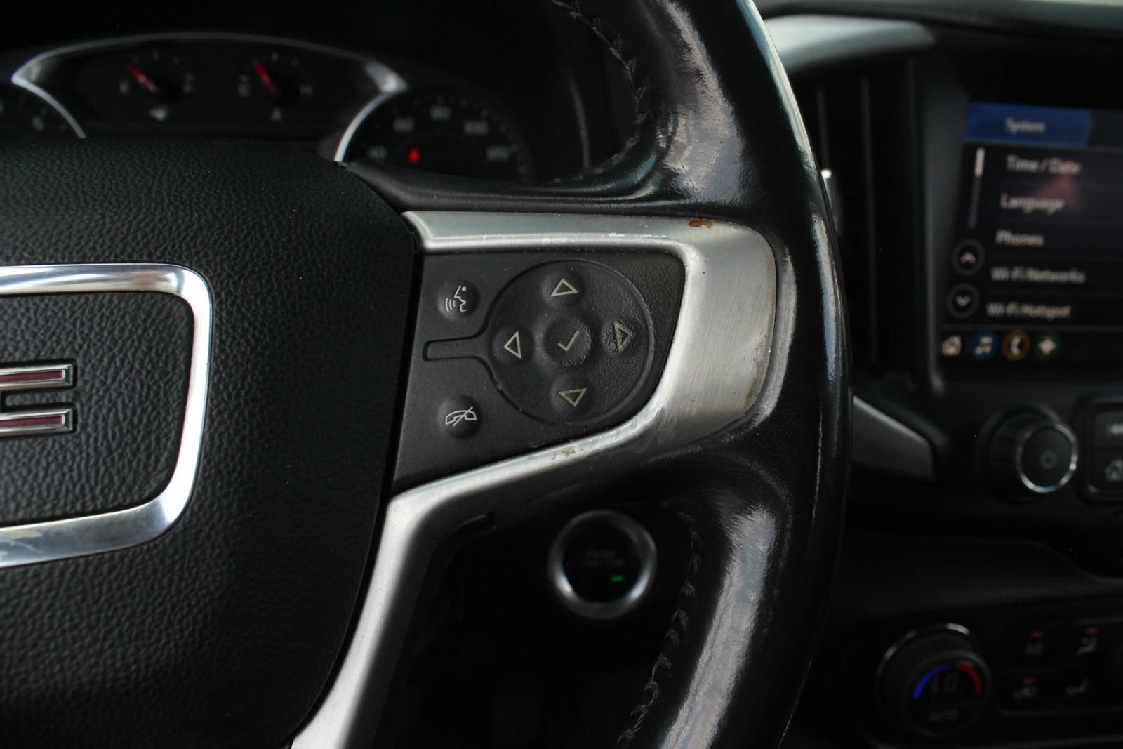 Used 2020 GMC Terrain SLT FWD image 28