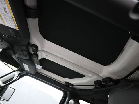 Used 2022 Jeep Gladiator Overland image 20