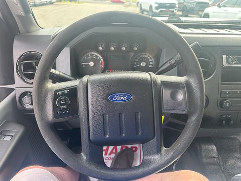 Used 2015 Ford F250 XL w/ Power Equipment Group AWD/4WD image 9