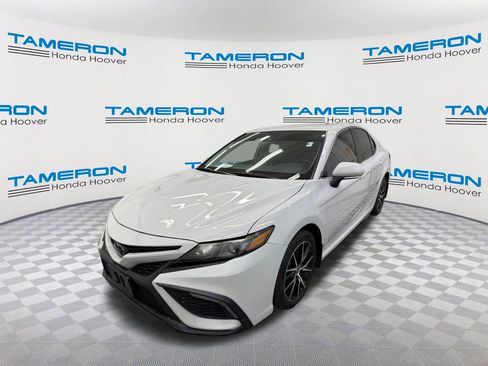 Used 2024 Toyota Camry SE FWD image 1