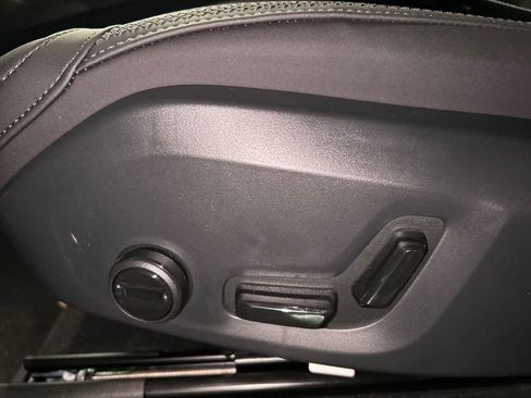 New 2026 Volvo XC90 B6 Core w/ Protection Package Premier image 11