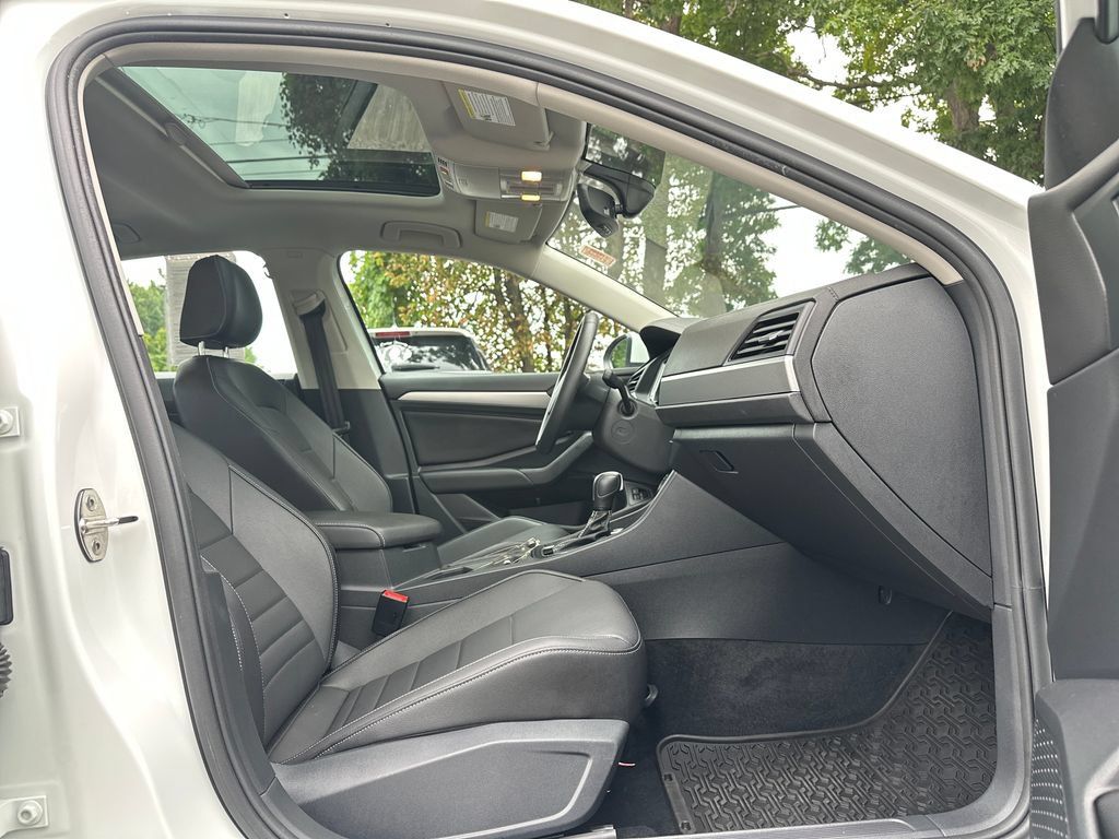 Used 2021 Volkswagen Jetta SE FWD image 20