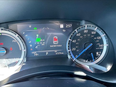 Used 2022 Toyota Highlander XLE AWD/4WD image 19