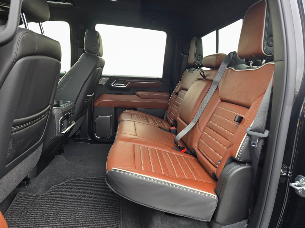 Used 2025 GMC Sierra 2500 Denali Ultimate AWD/4WD image 19