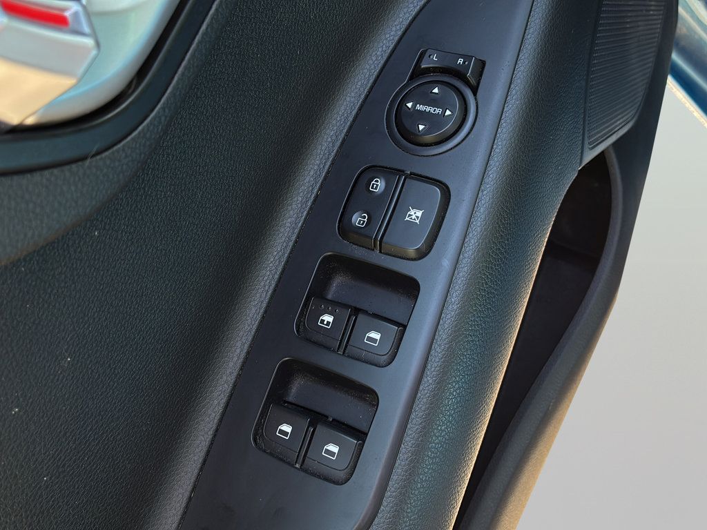 Used 2023 Kia Rio S w/ Technology Package FWD image 11