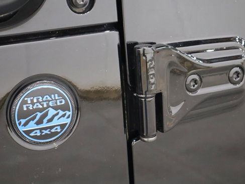 Used 2021 Jeep Wrangler Unlimited Sahara image 46