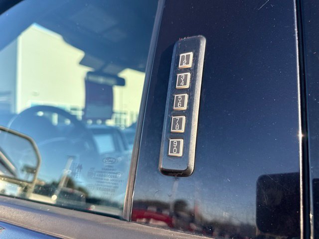 Used 2019 Ford F250 Lariat w/ Lariat Value Package AWD/4WD image 10