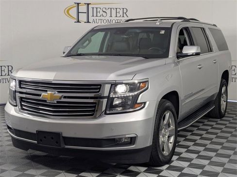 Used 2020 Chevrolet Suburban Premier image 3