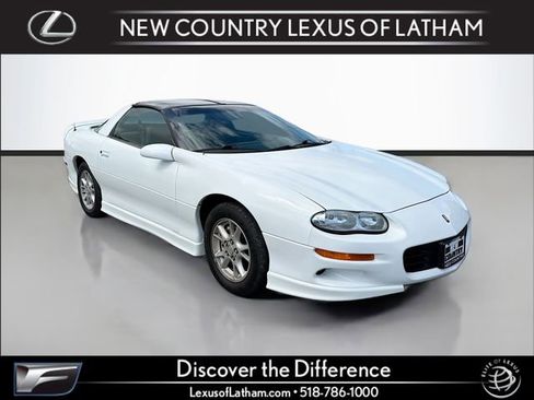 Used 2000 Chevrolet Camaro Coupe w/ Sport Appearance Pkg image 1