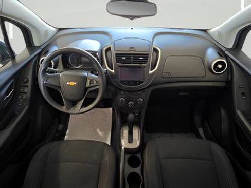 Used 2016 Chevrolet Trax LS image 28