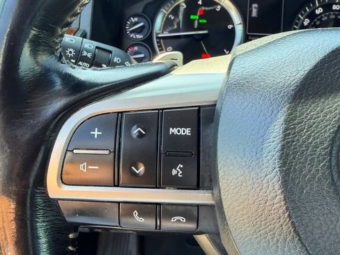Used 2017 Lexus LX 570 4WD w/ Luxury Package image 27