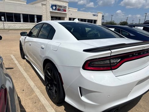 Used 2020 Dodge Charger Scat Pack w/ Dynamics Package RWD image 6